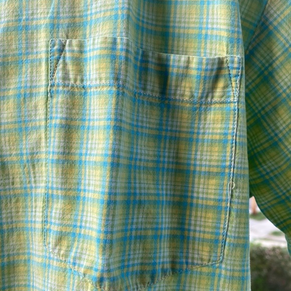 MBX Men’s medium short sleeve button down with collar - Picture 7 of 8